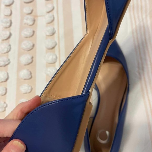 Shoes - Picture 2 of 2